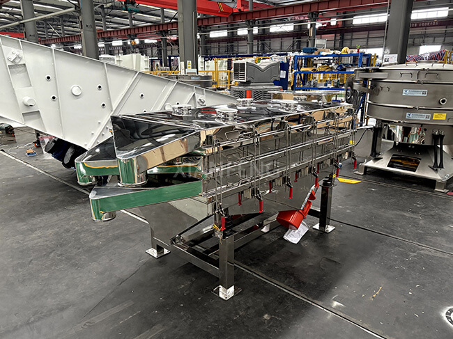 Real Photo of Linear Vibrating Screen - Stainless Steel Whole Machine for Food/Chemical Industry Sieving