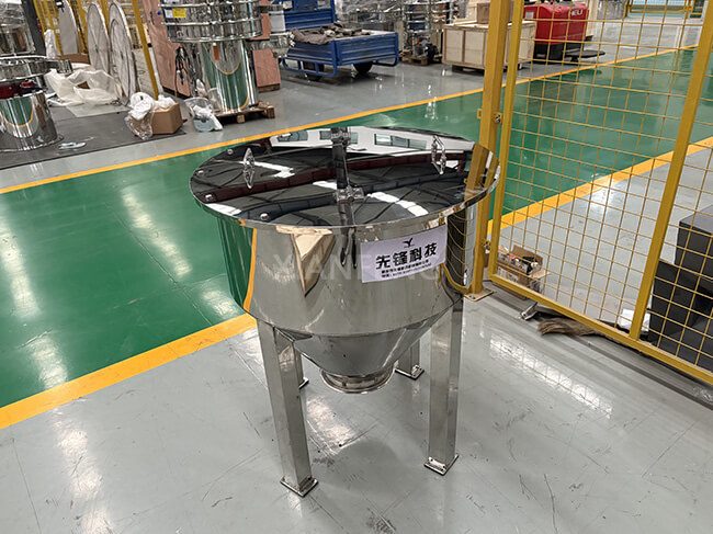 Real Photo of Stainless Steel Material Bin - Easy-to-Clean Silo for Hygienic Bulk Material Storage