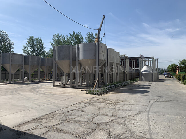 Real Photo of Large-Scale Silo Set - Multiple Units for Stable Bulk Material Supply to Large Production Lines