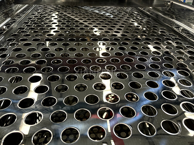 Punched Plate Screen Mesh Real Shot - High-Strength Perforated Screen for Sieving Coarse Industrial Granules/Ores