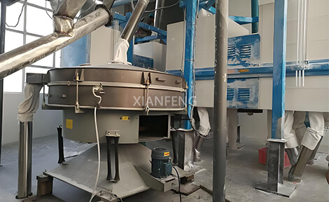 Tumbler screener for chemical powder