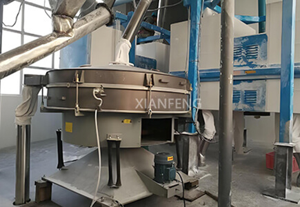 Tumbler screener for chemical powder
