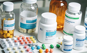 Pharmaceutical vibrating screen